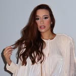 Maria Esther Gomes - @_esthergomes - Instagram