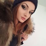 Esther Hanson - @esther_hanson12 - Instagram