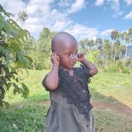 Esther Senet - Facebook