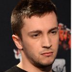 Same Photo Of Tyler Joseph - @samepicoftylerettajoseph - Instagram