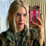 🪐Eva Lola Andersen - @_evaandersen - Instagram