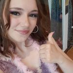 Eva Bartlett - @shakkycatxo - Instagram