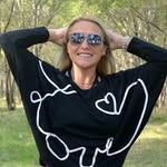 Eva Howes - @howeseva - Instagram