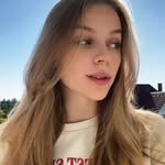 𝓔𝓿𝓪 𝓟𝓪𝓵𝓶𝓲𝓮𝓻𝓲 - @karoibt - Instagram
