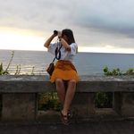 ◯ ☽ ◑ ● ◐ ❨ ◯ - @evasamson__ - Instagram