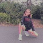 Eve Howe - @evehowe67 - Instagram