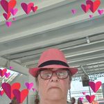 Yvonne Larkin - @evelarkin05 - Instagram