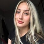 @eve.rowe - Instagram