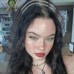 evelyn riddle - @milkovich.hub - Instagram