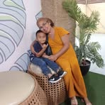 Evelyn Sumatra - Facebook