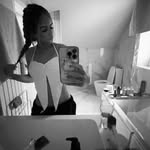 evie x - @eviehurst1 - Instagram