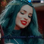 💙×𝙴𝚅𝙸𝙴×🍎 - @_evie_princes_official_ - Instagram