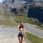 @evie.simons1 - Instagram