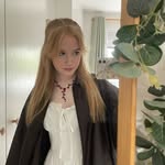 evie - @evie._young - Instagram