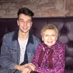Ewan Walker - @walkerihardlyknowher - Instagram