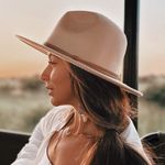 Fabiola Melo - @fabiolamelooficial - Instagram