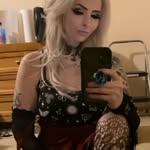 Fallon Phillips - @rizahhawkeye - Instagram