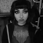 🕷️ - @faye.bell - Instagram