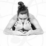 Faye Sztrakati - @fayechiyoga - Instagram