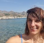 Faye Hofer - Facebook