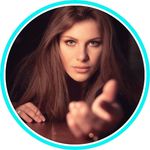 Felicity Powell - @the_orangejourney75 - Instagram