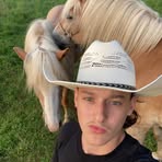 Felix Dion - Facebook