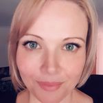 Fiona  Bush - @sneakyfi76 - Instagram