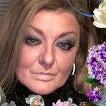 Fiona Carson - @dogmommafifi - Instagram