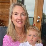 Fiona Peck - Facebook