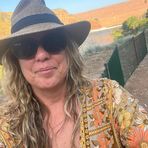 Fleur Thompson - Facebook