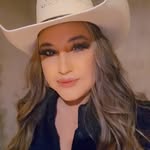 Flor Robles - @flor.robles.7712 - Instagram