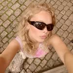 flora - @floraabbottt - Instagram