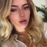 Flora Cross - @saruvnc - Instagram