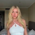 Flora Dunn - @aheliew - Instagram