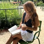 Bookstagram 🧸🤍 - @readwithflora - Instagram