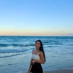 Flora Santos - @florasnts_ - Instagram