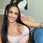 Flora Savage - @floradesavage - Instagram