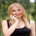 Flora Schwartz - Facebook