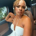 Florence Phillips-Palmer - @showthemleggs_pooh - Instagram