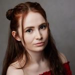Florence Harvey - @florenceharveyreads - Instagram