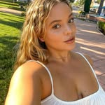 Francesca Castaneda - @shilliuvictornt - Instagram