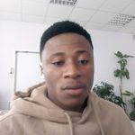 kiss Frankie - @frank.akintola - Instagram