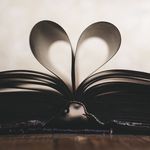 Frankie Kramer - @frankies_bookobsession - Instagram