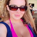 Freda Watson - @puddlesandannie - Instagram