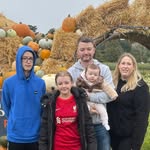 Gary and Cassie, Owen, Leah and Finley - @day2warrenday - Instagram