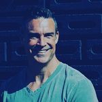 Gary Leake - @ifimaybesobold - Instagram