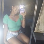 Gene barrera - @anthonella0211 - Instagram