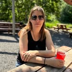 Genevieve Davis - @genevieve.davis.5 - Instagram