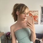 Genevieve - @genevieve.hopkinson - Instagram
