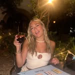 genevieve - @genevieveholchaks - Instagram